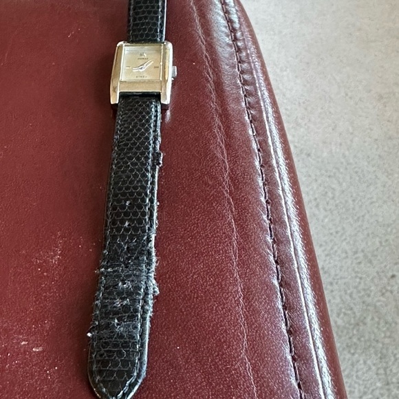 Guess rectangular tank watch Black lizard embossed strap with silver dial - Picture 3 of 5
